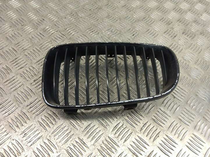 BMW 1 E81 E87 (2004 - 2011)  7166439 Передняя решётка