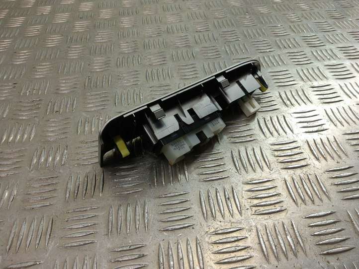Lexus RX 350 (2006 - 2009)  8403048070 Кнопка стеклоподъемников