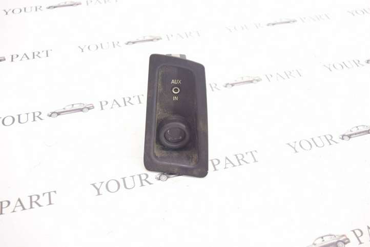 BMW 1 E81 E87 (2004 - 2011)  9110412 Разъем AUX
