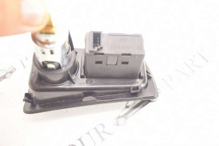 BMW 1 E81 E87 (2004 - 2011)  9110412 Разъем AUX