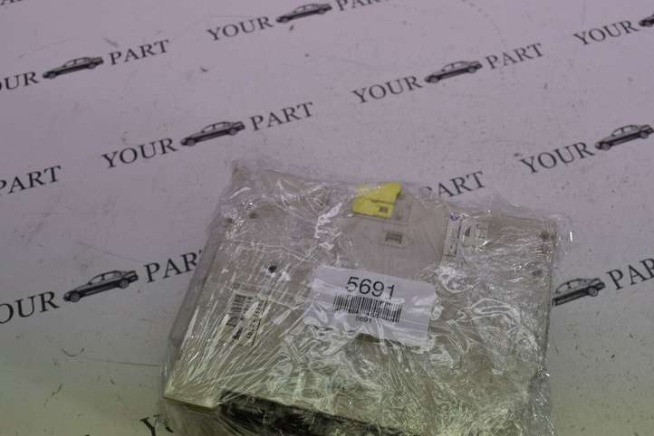 Lexus GS 300 350 430 450h (2004 - 2007)  8273030B61 Блок предохранителей