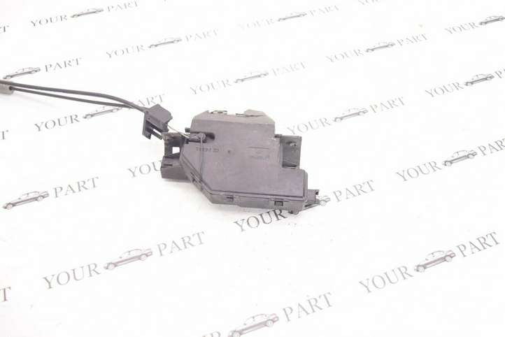 BMW 1 E81 E87 (2004 - 2011)  8196401 Замок задней крышки