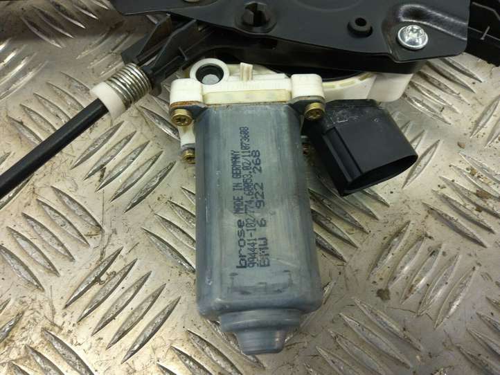 BMW 5 E60 E61 (2004 - 2010)  6922268 Передний комплект электрического механизма для подъема окна