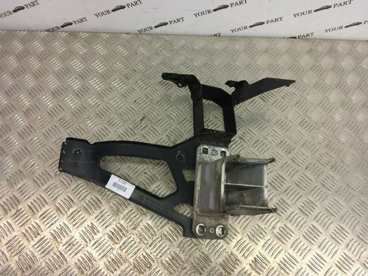 BMW 5 E60 E61 (2004 - 2010)  7033732 Держатель передней фары
