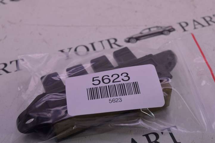 Lexus GS 300 350 430 450h (2004 - 2007)   Включатель (включатели) памяти