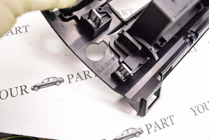Citroen C4 (2004 - 2008)  9646338277F Центральный дефлектор