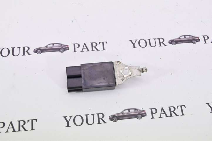 Lexus RX 300 (2003 - 2006)  9098004172 Другое реле