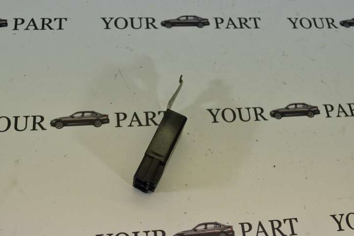 Lexus RX 300 (2003 - 2006)  9098004172 Другое реле