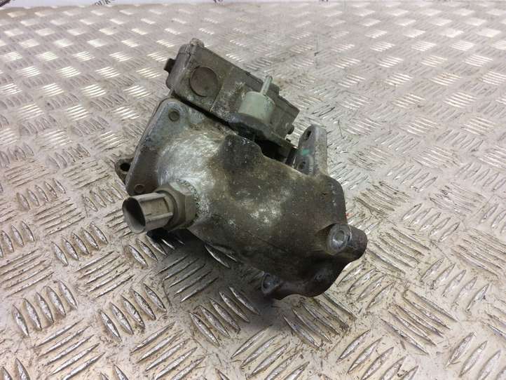 Toyota Previa (XR30, XR40) II (2000 - 2006)   Клапан EGR
