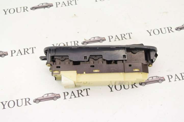 Toyota Previa (XR30, XR40) II (2000 - 2006)  8404028010 Кнопка стеклоподъемников