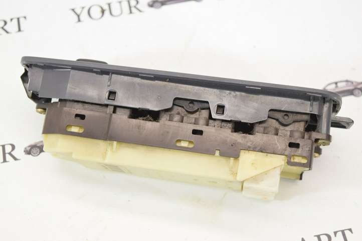 Toyota Previa (XR30, XR40) II (2000 - 2006)  8404028010 Кнопка стеклоподъемников
