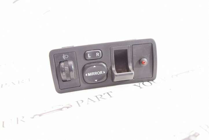 Toyota Corolla E120 E130 (2000 - 2004)  183574 Включатель зеркал