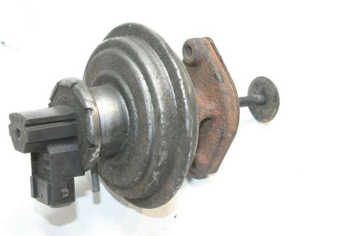 BMW 5 E60 E61 (2004 - 2010)   Клапан EGR