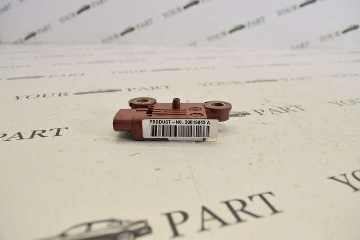 Volvo S40 (2004 - 2007)  30613043A Датчик удара надувных подушек