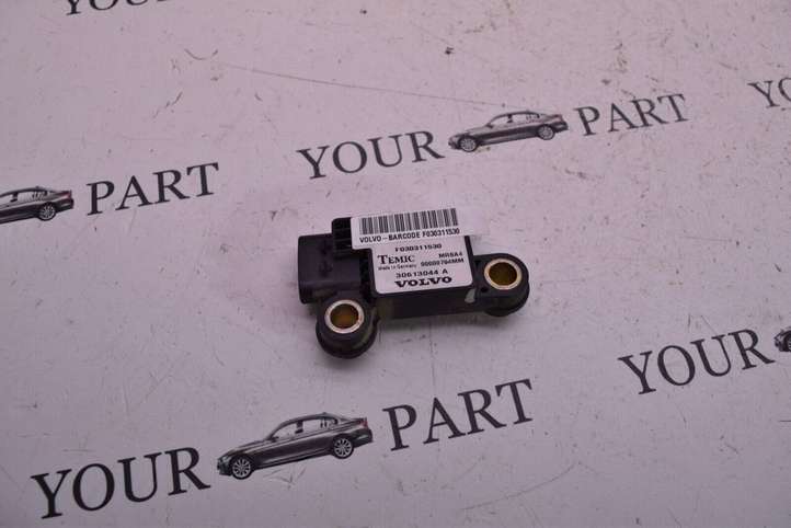 Volvo S40 (2000 - 2004)  30613044 Датчик удара надувных подушек