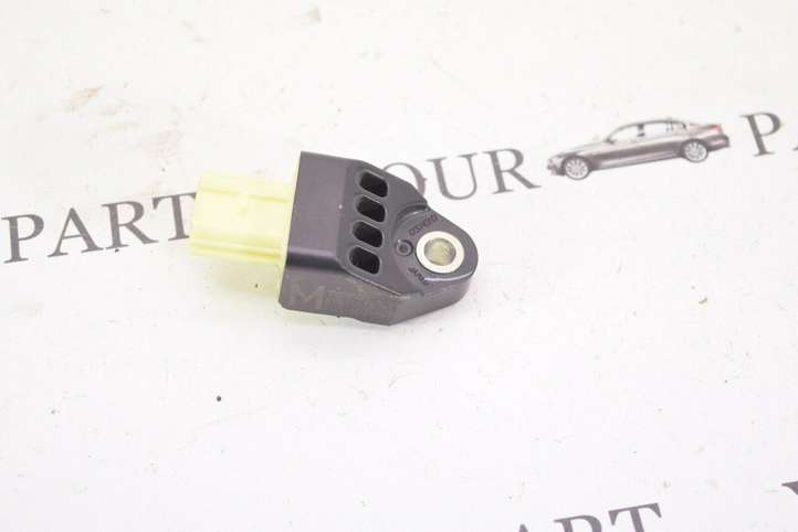 Toyota Prius (XW20) (2003 - 2009)  8983133020 Датчик удара надувных подушек