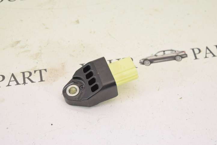 Toyota Prius (XW20) (2003 - 2009)  8983133020 Датчик удара надувных подушек