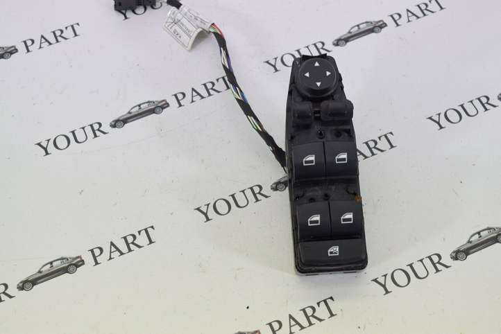 BMW 5 F10 F11 (2009 - 2016)  9208111 Кнопка стеклоподъемников