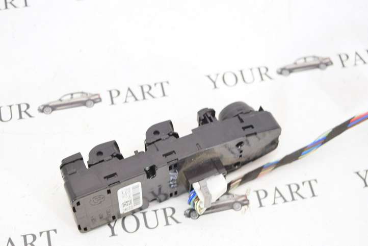 BMW 5 F10 F11 (2009 - 2016)  9208111 Кнопка стеклоподъемников