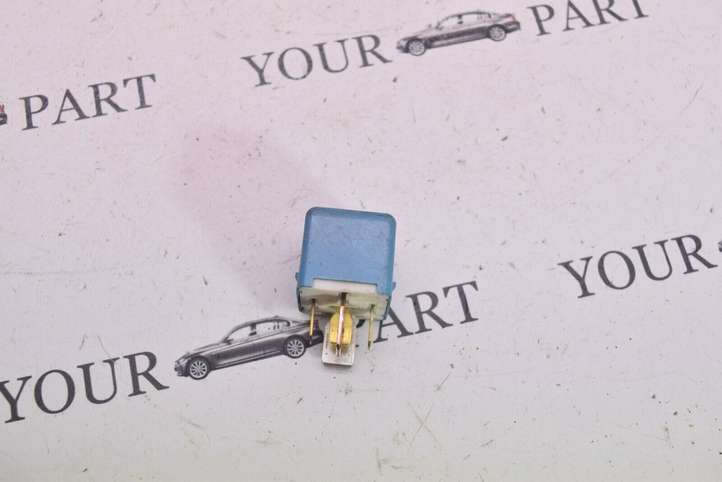 Toyota Auris 150 (2006 - 2012)  9098704010 Другое реле