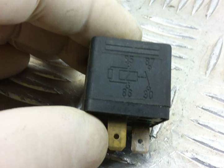 Audi A4 (2000 - 2006)  431951253H Другое реле