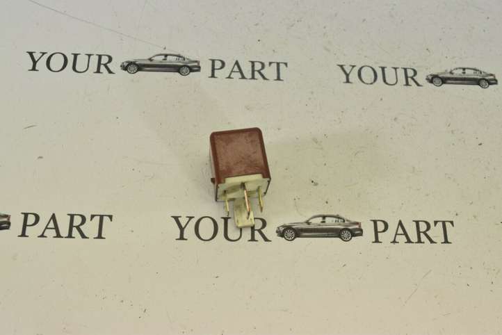 Toyota Corolla E120 E130 (2000 - 2004)  9098702016 Другое реле