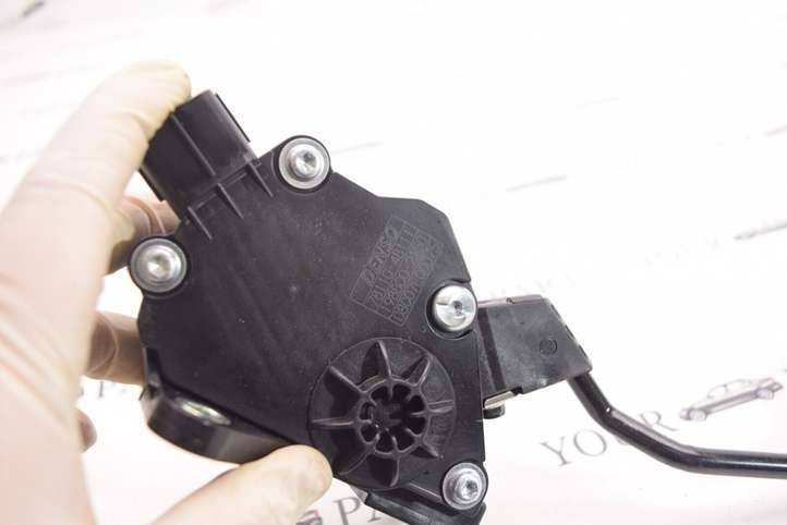 Lexus RX 350 (2006 - 2009)  7811048111 Педаль акселератора