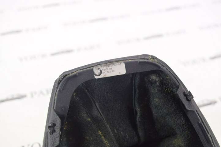 BMW 3 E90 E91 (2005 - 2012)  8037309 Отделка рычага переключения передач (кожа, головка)