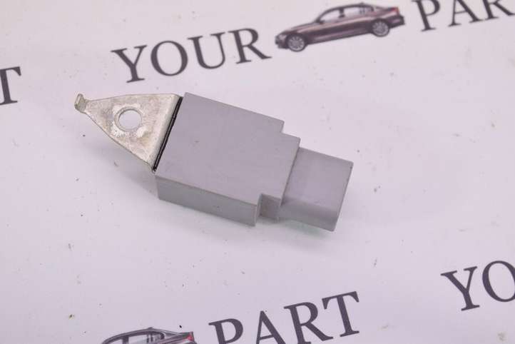 Toyota Prius (XW20) (2003 - 2009)  9098004174 Фильтр антенны