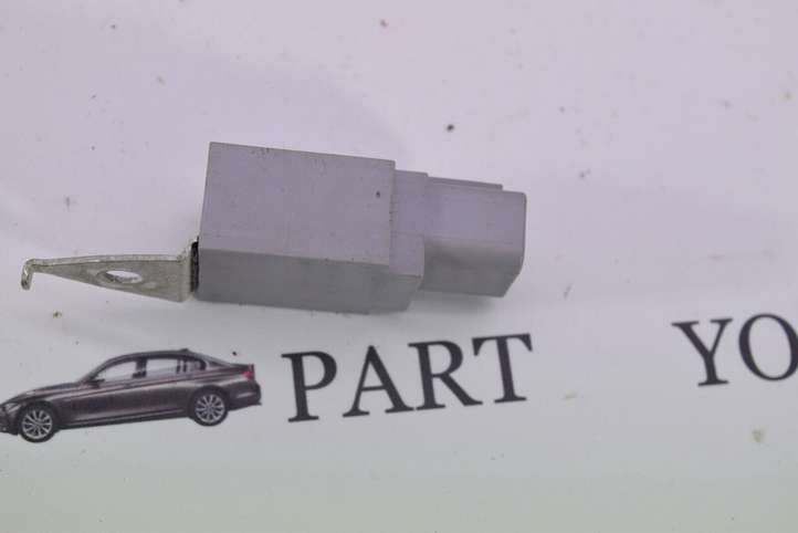 Toyota Prius (XW20) (2003 - 2009)  9098004174 Фильтр антенны