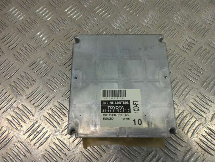 Toyota Corolla E120 E130 (2000 - 2004)  8966602110 Блок управления двигателя