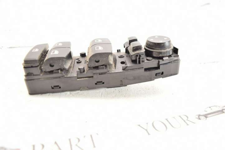 BMW 3 F30 F35 F31 (2012 - 2018)  9208111 Кнопка стеклоподъемников