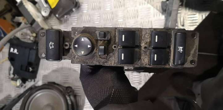 Land Rover Range Rover (2002 - 2005)   Кнопка стеклоподъемников