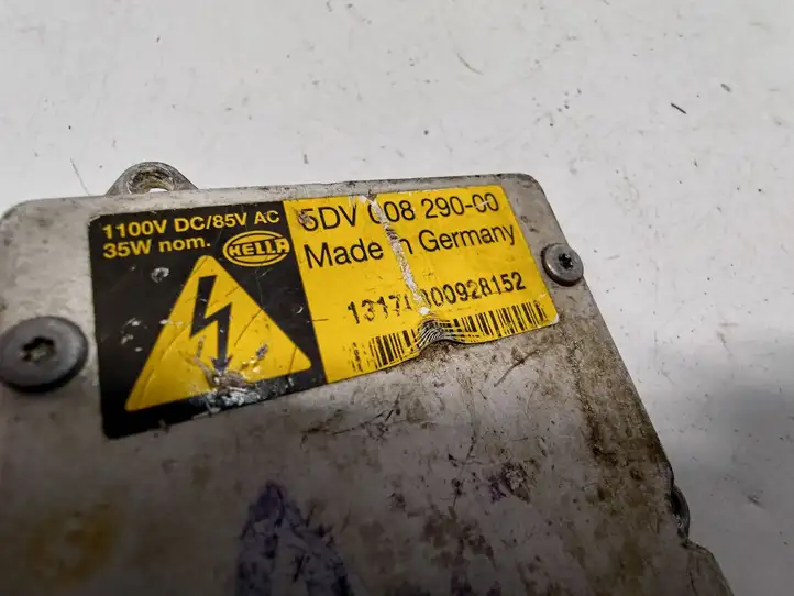 BMW 5 E60 E61 (2004 - 2010)  5DV00829000 Блок управления Xenon