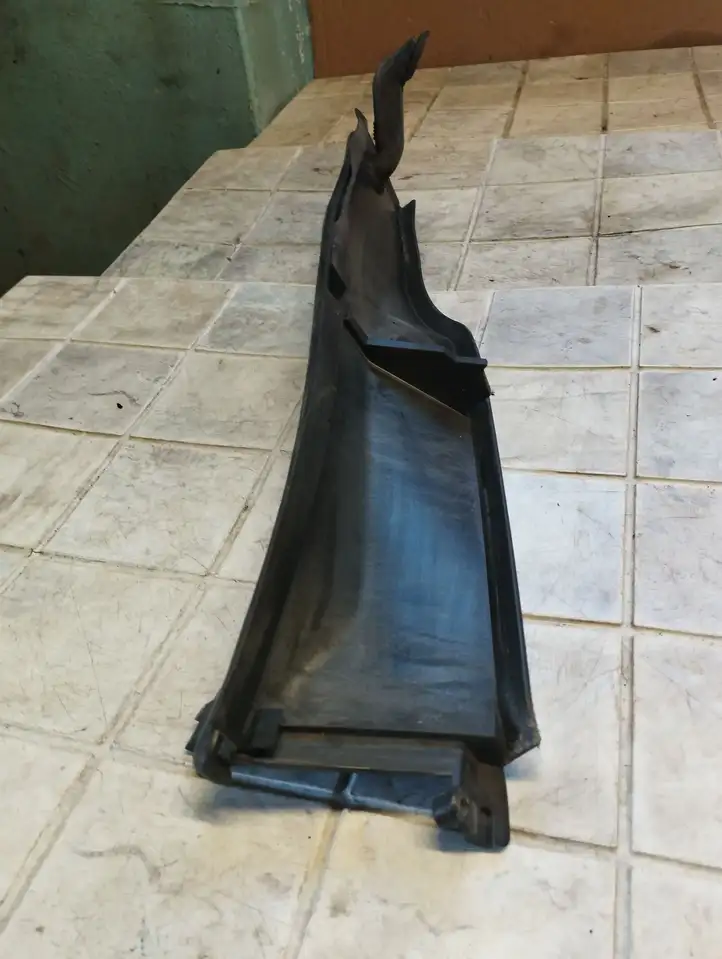 BMW 1 E81 E87 (2004 - 2011)  64316925974 Другая деталь отсека двигателя