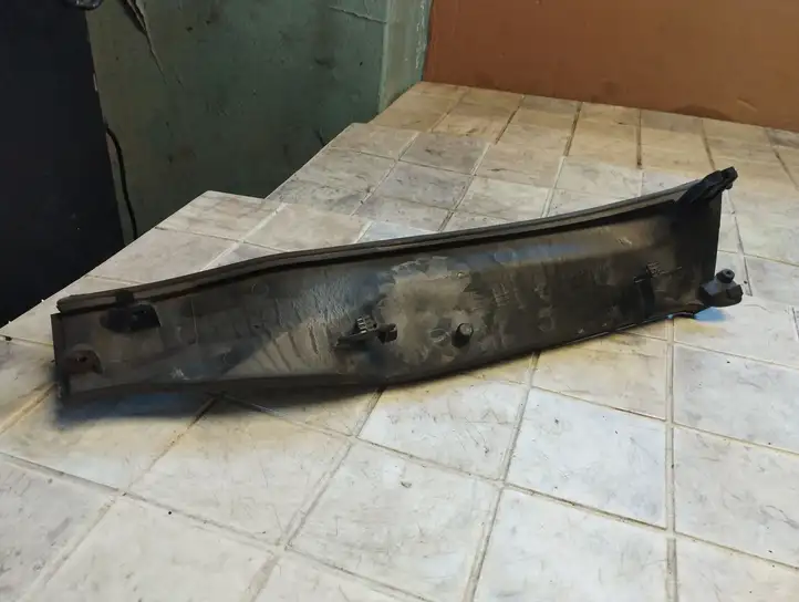 BMW 1 E81 E87 (2004 - 2011)  64316925974 Другая деталь отсека двигателя