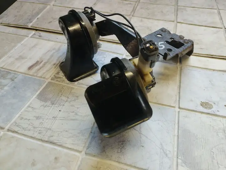 Peugeot 407 (2004 - 2011)  01157 Звуковой сигнал