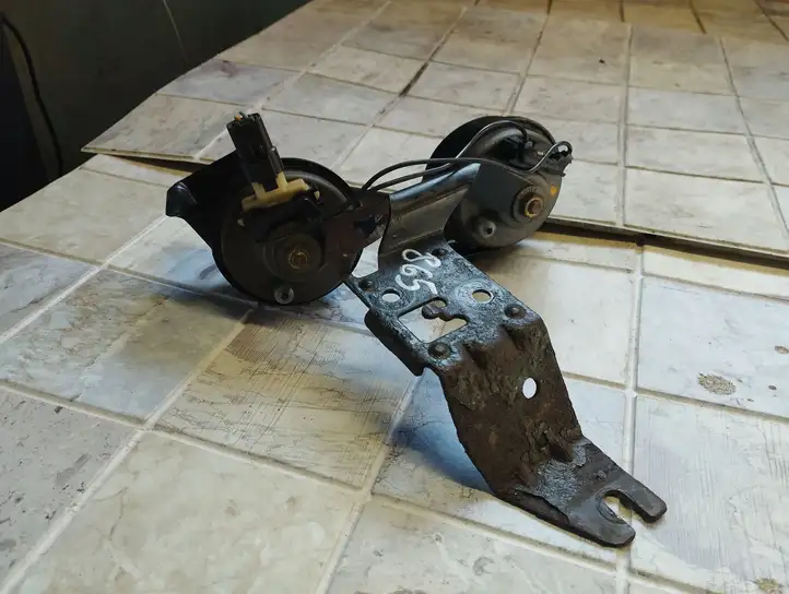 Peugeot 407 (2004 - 2011)  01157 Звуковой сигнал