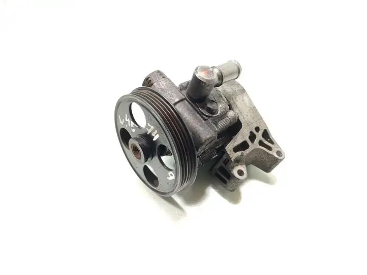 Opel Insignia A (2008 - 2017)  55564138 Насос усилителя руля (гур)