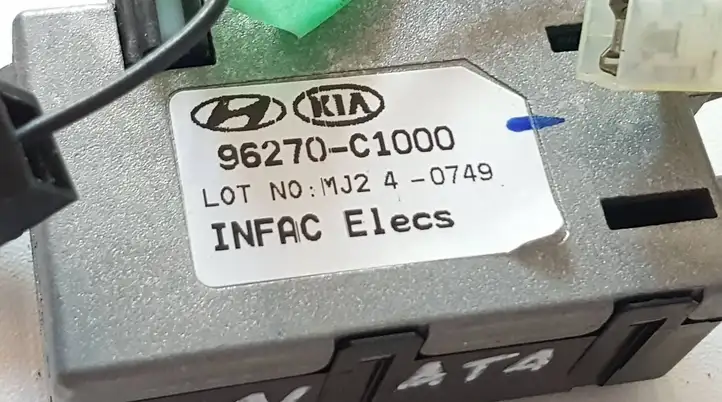 Hyundai Sonata LF (2015 - 2020) 96270C1000 Усилитель антенны — фото 6