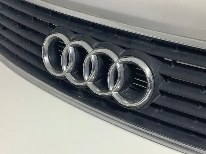 Audi A6 S6 C5 4B (2001 - 2004) 4B0853551F Верхняя решетка радиатора — фото 3