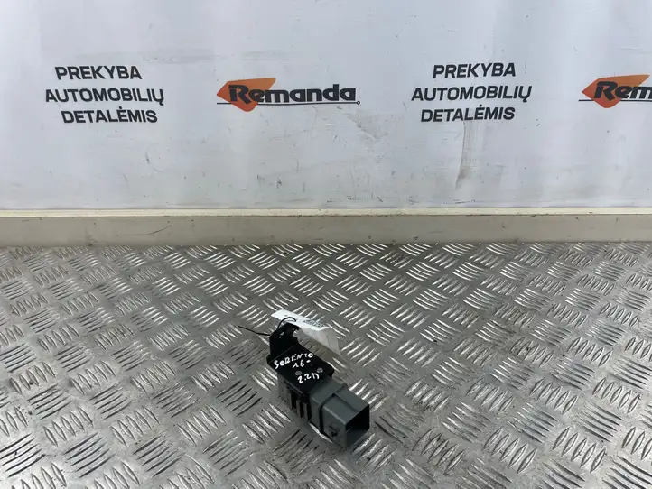 Kia Sorento (2014 - 2017) 368302F740 Реле накала свечей — фото 1
