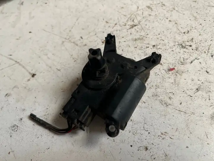 Opel Astra H (2004 - 2009) 52406339R02 Двигатель задвижки потока воздуха — фото 1