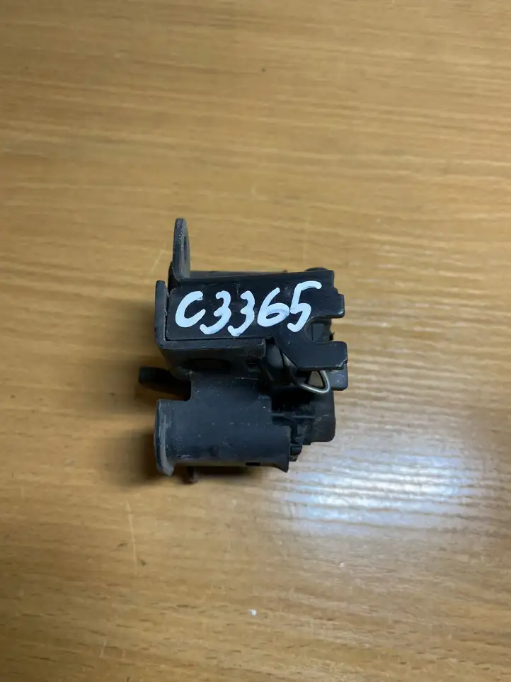 Mercedes-Benz C W203 (2000 - 2007)  A2038800060 Замок капота