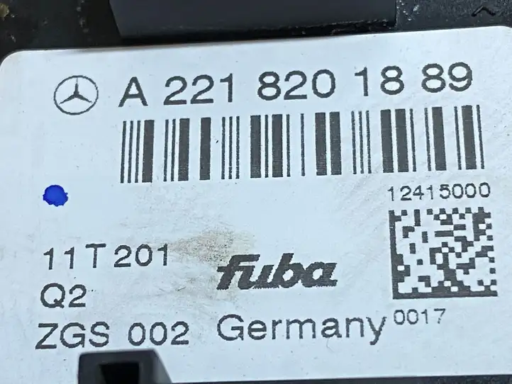 Mercedes-Benz S W221 (2005 - 2013) A2218201889 Усилитель антенны — фото 3