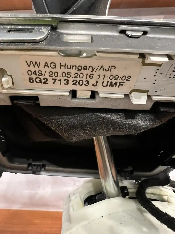 Volkswagen Golf VII (2013 - 2019) 5G2713203 Прочие детали салона — фото 3