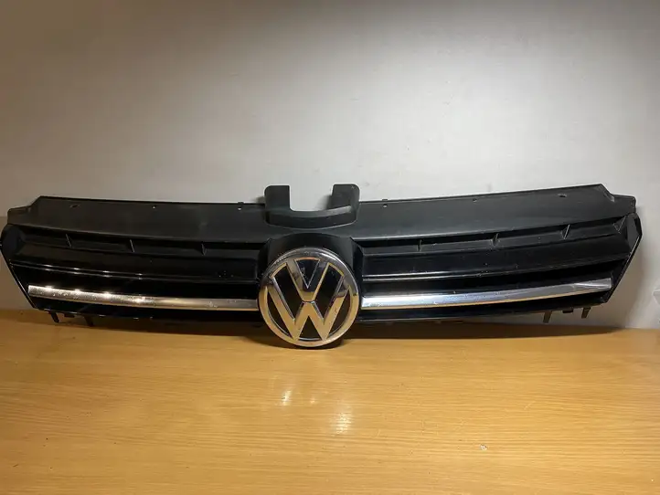 Volkswagen Golf VII (2013 - 2019) 5G0853653 Передняя решетка — фото 1
