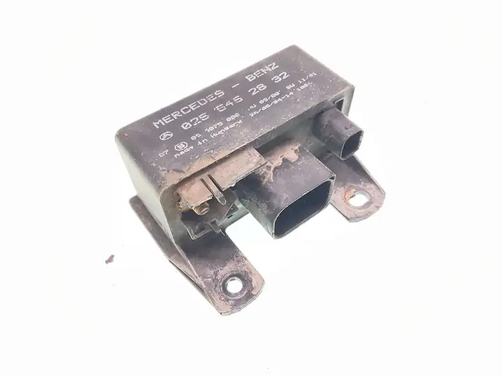 Mercedes-Benz Sprinter W901 W902 W903 W904 (1995 - 2007) 0255452832 Реле накала свечей — фото 1