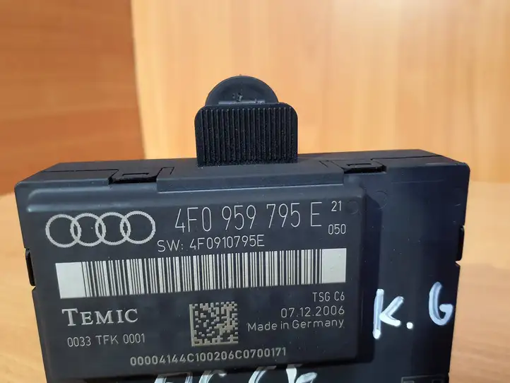 Audi A6 (2004 - 2008)  4F0959795E Блок управления дверью