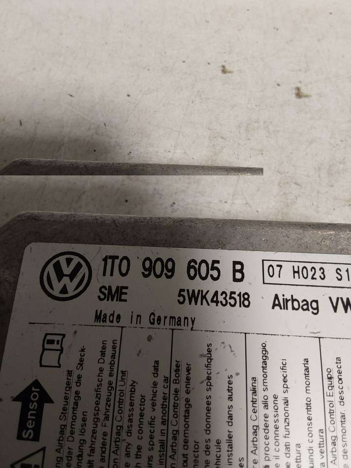 Volkswagen Touran I (2003 - 2010)  1T0909605B Датчик удара надувных подушек